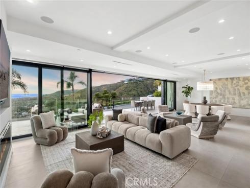 654 Canyon View Drive, Laguna Beach, CA