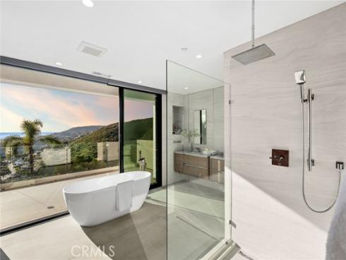 654 Canyon View Drive, Laguna Beach, CA