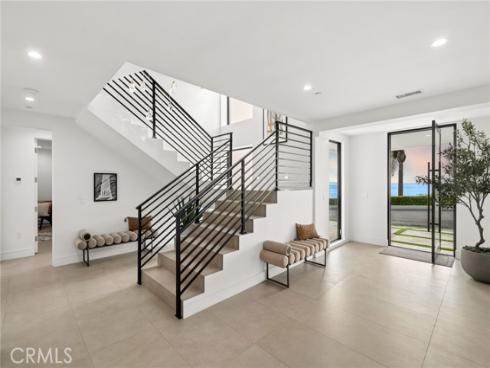 654 Canyon View Drive, Laguna Beach, CA