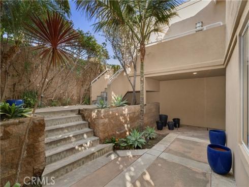 10  N. Stonington Road  , Laguna Beach, CA