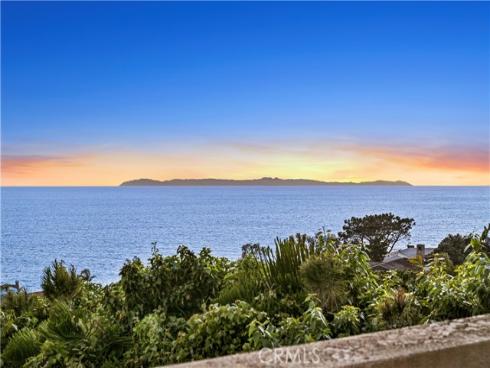 10  N. Stonington Road  , Laguna Beach, CA