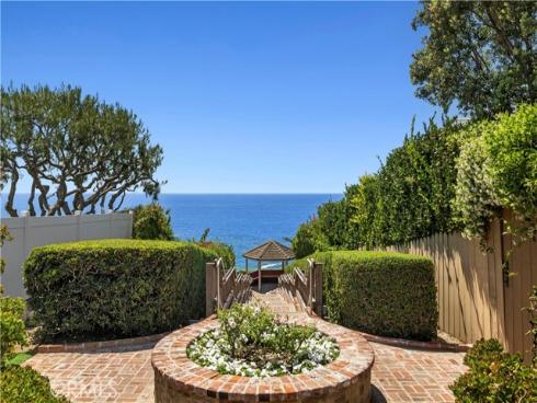 10  N. Stonington Road  , Laguna Beach, CA