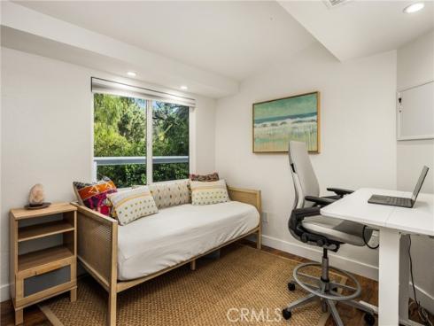 275  Woodland   Drive, Laguna Beach, CA