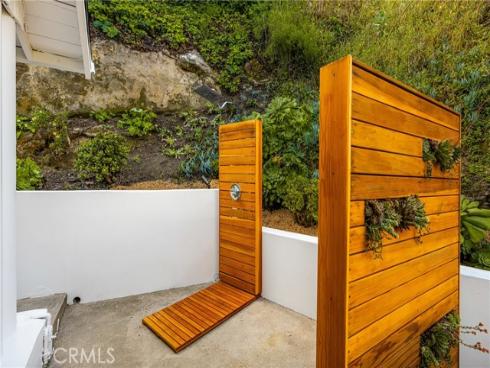 275  Woodland   Drive, Laguna Beach, CA
