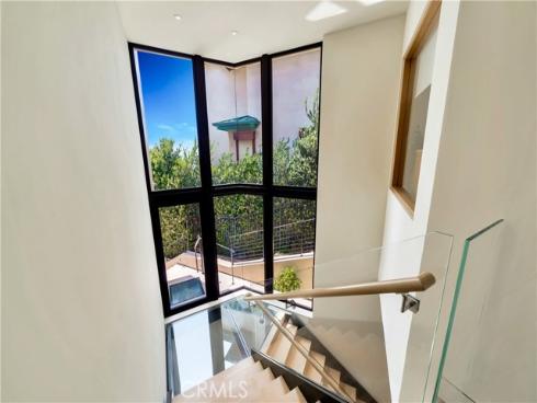 18  Lagunita Drive  , Laguna Beach, CA