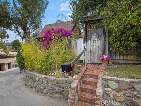 1560  Galen   Drive, Laguna Beach, CA
