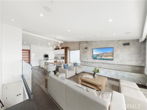1147  Miramar St  , Laguna Beach, CA