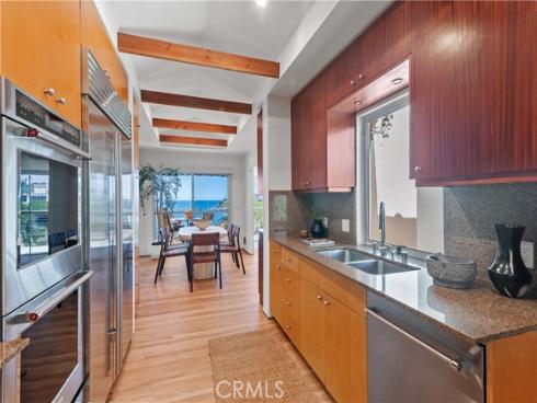 130  Mcknight  , Laguna Beach, CA