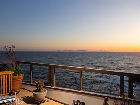 130  Mcknight  , Laguna Beach, CA