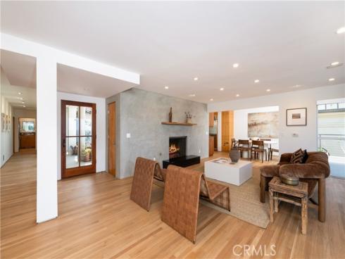 130  Mcknight  , Laguna Beach, CA