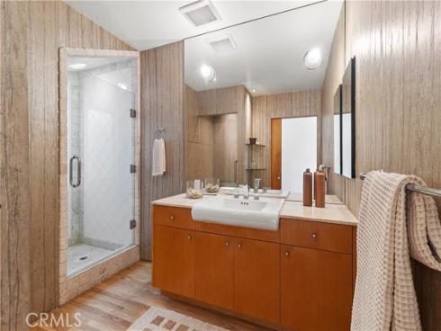 130  Mcknight  , Laguna Beach, CA