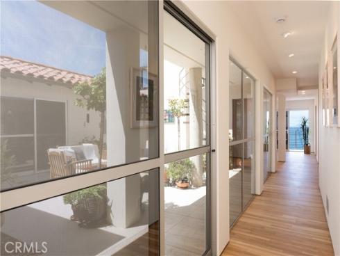 130  Mcknight  , Laguna Beach, CA