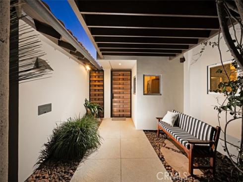 130  Mcknight  , Laguna Beach, CA