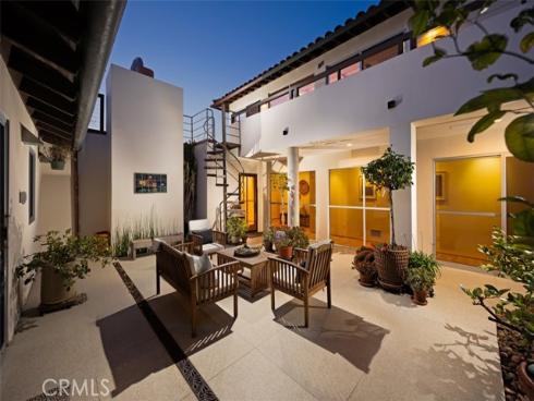 130  Mcknight  , Laguna Beach, CA