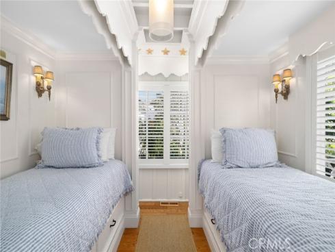 376  Diamond  , Laguna Beach, CA