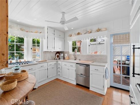 376  Diamond  , Laguna Beach, CA