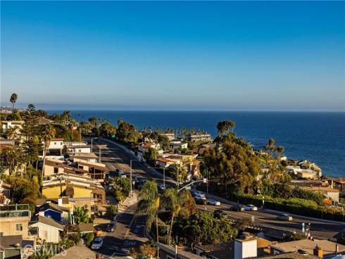251  Highland  , Laguna Beach, CA