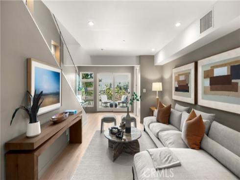 964  Van Dyke  , Laguna Beach, CA