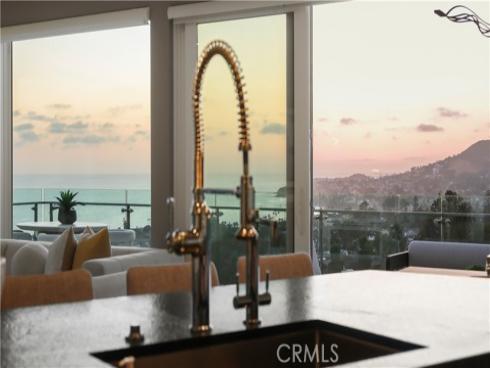 964  Van Dyke  , Laguna Beach, CA