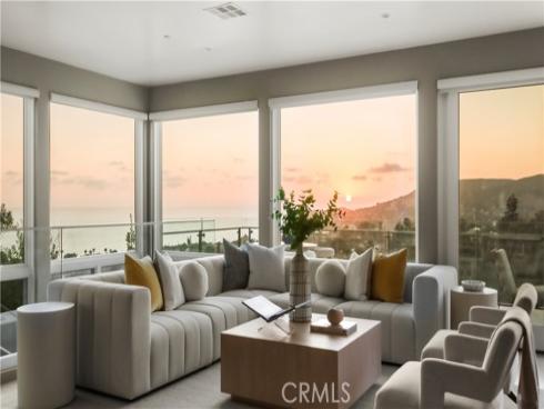 964  Van Dyke  , Laguna Beach, CA