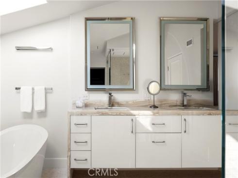52 N Portola  , Laguna Beach, CA