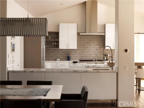 52 N Portola  , Laguna Beach, CA