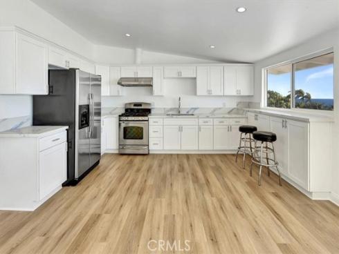 32122  Coast  , Laguna Beach, CA