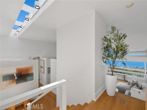 1105 Summit Drive, Laguna Beach, CA