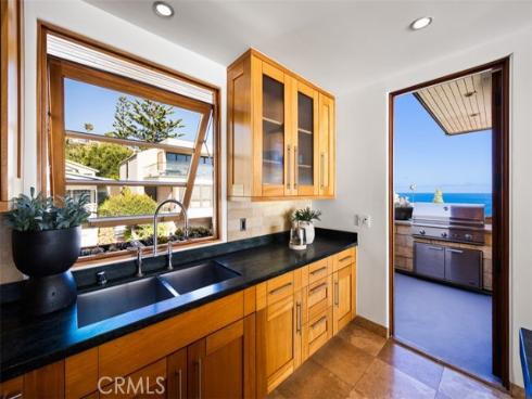 2615  Victoria  , Laguna Beach, CA