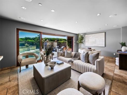 2615  Victoria  , Laguna Beach, CA