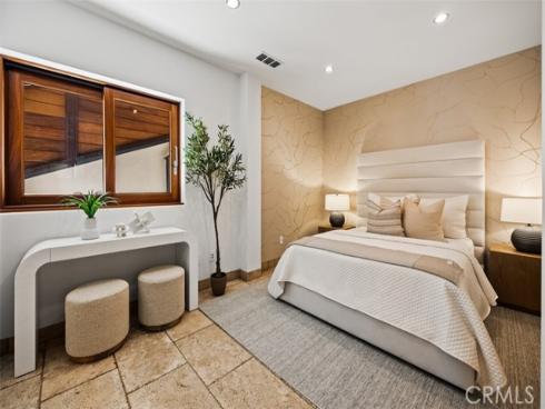 2615  Victoria  , Laguna Beach, CA