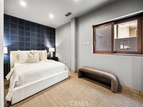2615  Victoria  , Laguna Beach, CA