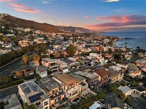 2615  Victoria  , Laguna Beach, CA