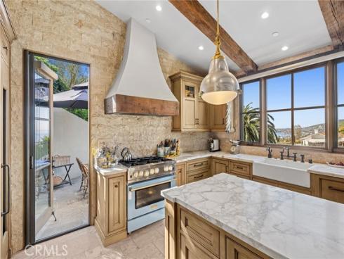2100  Crestview   Drive, Laguna Beach, CA