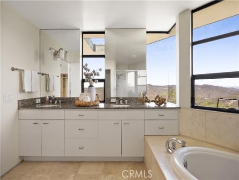 1505  Skyline   Drive, Laguna Beach, CA