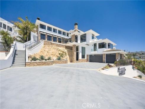 1076 Skyline Drive