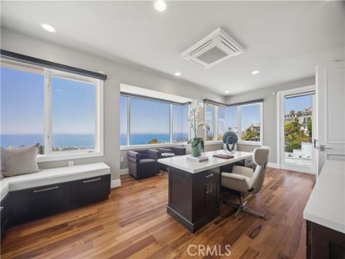1076  Skyline   Drive, Laguna Beach, CA