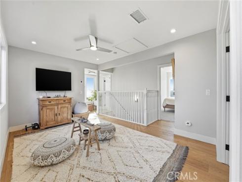 3078  Zell  , Laguna Beach, CA
