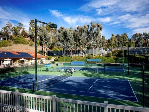 25901  Nellie Gail  , Laguna Hills, CA