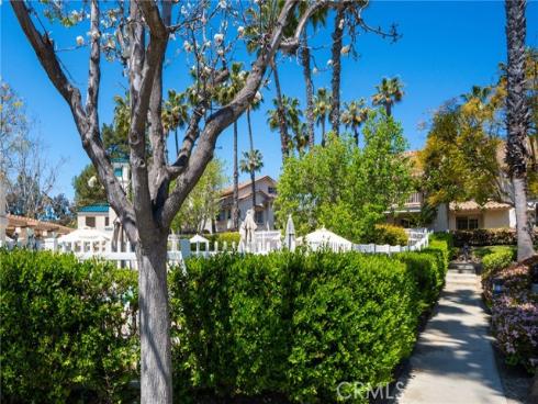 24352 Berrendo 4 , Laguna Hills, CA