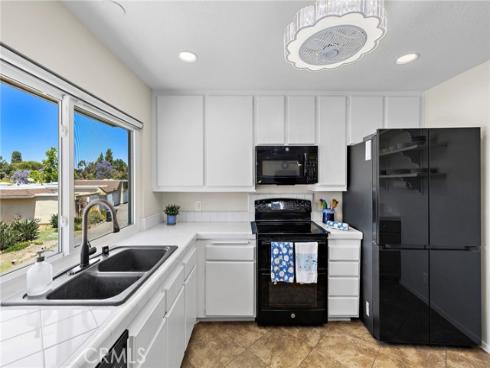 23382 Caminito Andreta 136 , Laguna Hills, CA