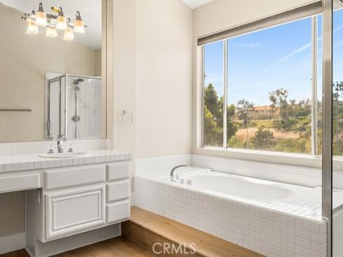 100  Stoney Pointe  , Laguna Niguel, CA