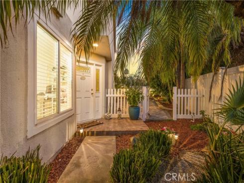 33  Gullwing  , Laguna Niguel, CA