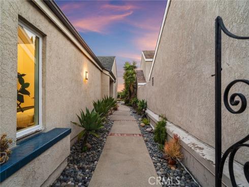 30042  Happy Sparrow  , Laguna Niguel, CA