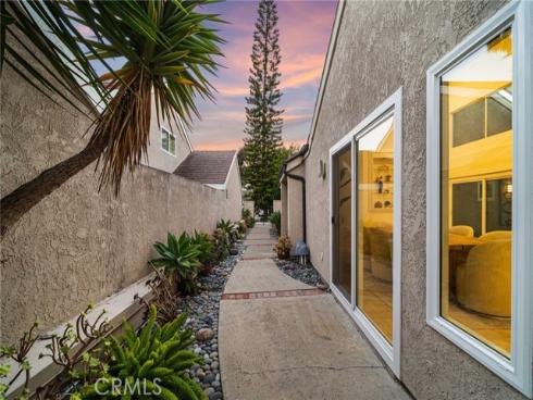 30042  Happy Sparrow  , Laguna Niguel, CA