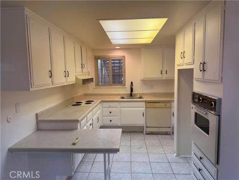 2290  Via Puerta  A , Laguna Woods, CA