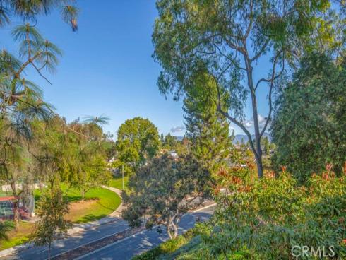 5499  Paseo Del Lago  2D , Laguna Woods, CA
