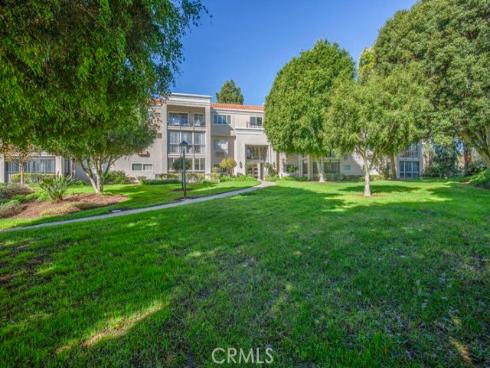 5499  Paseo Del Lago  2D , Laguna Woods, CA