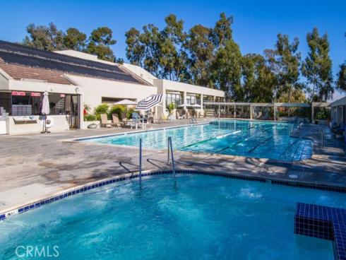 5489  Paseo Del Lago  B , Laguna Woods, CA