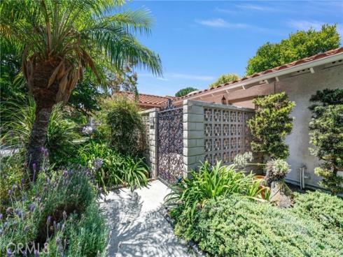 2312  Via Puerta  B , Laguna Woods, CA